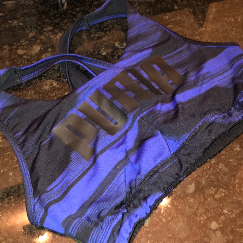 PUMA
BLUE & BLACK
SPORTS BRA